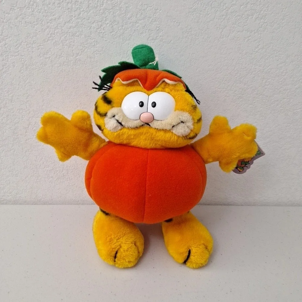 Vintage 1981 DAKIN Garfield Pumpkin Patch Halloween Plush Stuffed Toy 12